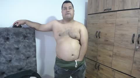 Snapshot of santi_hothot chatting on October 9, 2025, 7:12 pm Santiago online show from October 9, 2025, 7:12 pm