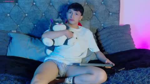 santi online show from May 22, 2026, 12:55 pm