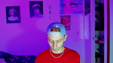 Santi online show from November 16, 2025, 3:56 am