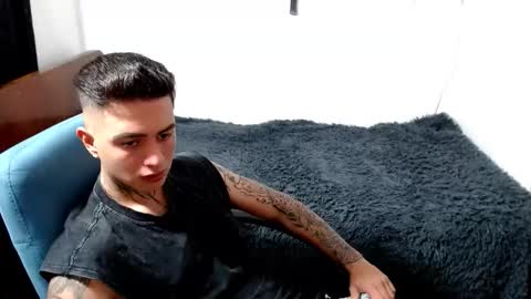 Snapshot of santi_ss chatting on October 10, 2025, 1:59 am santi_ss online show from October 10, 2025, 1:59 am