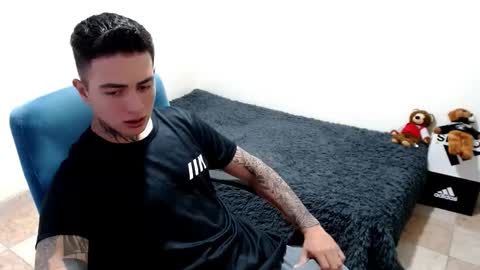 santi_ss online show from October 22, 2025, 12:33 am