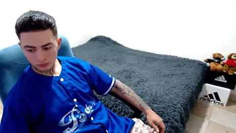 santi_ss online show from October 28, 2025, 4:53 pm