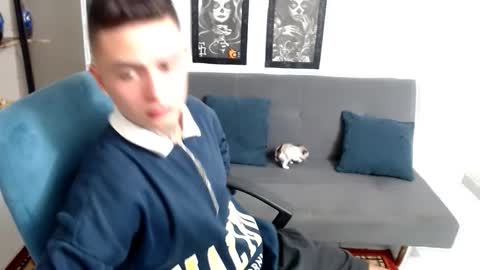 santi_ss online show from November 6, 2025, 11:48 pm