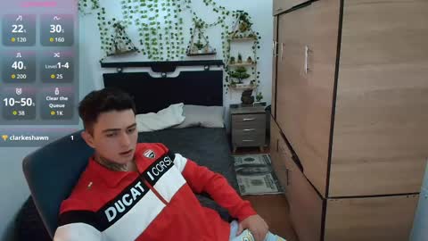 santi_ss online show from April 28, 2026, 5:18 pm