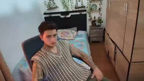 santi_ss online show from July 4, 2026, 4:46 pm