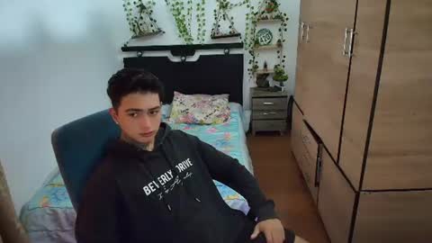 santi_ss online show from July 5, 2026, 11:39 am