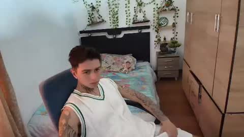 santi_ss online show from July 26, 2026, 4:47 pm
