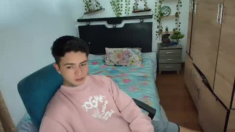 santi_ss online show from July 29, 2026, 1:26 am