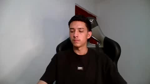 santi_twink19 online show from February 13, 2025, 12:46 am