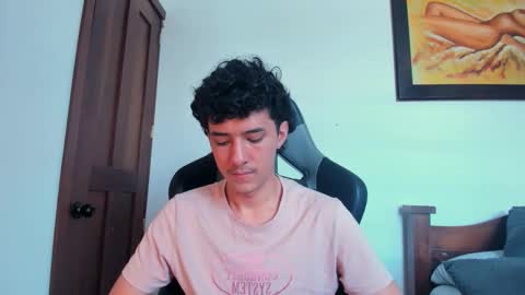 santi_twink19 online show from October 23, 2025, 6:17 pm