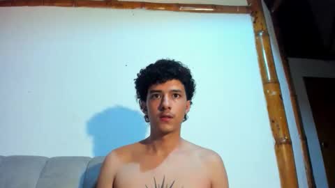 Snapshot of santi_twink19 chatting on May 28, 2026, 8:11 am santi_twink19 online show from May 28, 2026, 8:11 am