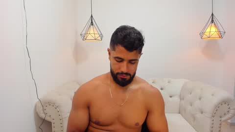 santiago_huntt online show from December 5, 2024, 4:09 am