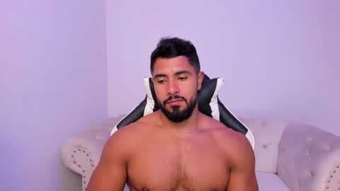 santiago_huntt online show from February 27, 2026, 9:15 pm