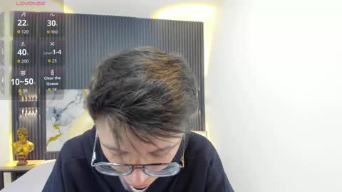 santiago_russo18 online show from September 24, 2025, 12:08 pm