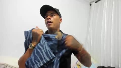 Snapshot of santiagogtx chatting on November 1, 2025, 12:45 am Santiago online show from November 1, 2025, 12:45 am