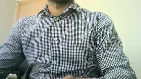 Snapshot of santiagooficial18 chatting on February 20, 2025, 2:57 pm Santiago online show from February 20, 2025, 2:57 pm