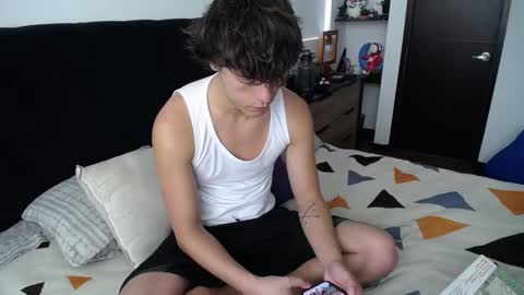 Santii online show from February 7, 2025, 1:53 pm