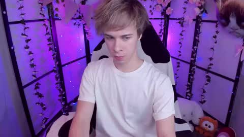 Santo online show from October 3, 2025, 8:17 pm