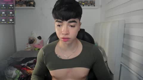 Snapshot of santy7u7 chatting on February 27, 2026, 1:33 pm Mr. Santiago online show from February 27, 2026, 1:33 pm