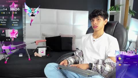 Snapshot of santy_carrington chatting on December 18, 2024, 10:02 pm Santiago Carrington online show from December 18, 2024, 10:02 pm