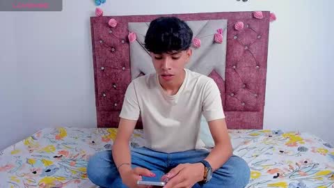 Snapshot of santy_carrington chatting on March 11, 2025, 10:09 pm Santiago Carrington online show from March 11, 2025, 10:09 pm