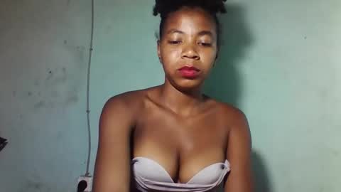 sanyah0123 online show from December 21, 2025, 11:28 am