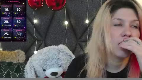 sanyaseraphine0 online show from November 14, 2025, 7:23 pm