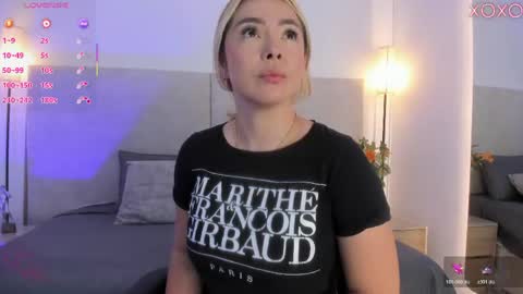 Saori  online show from April 14, 2026, 11:49 am