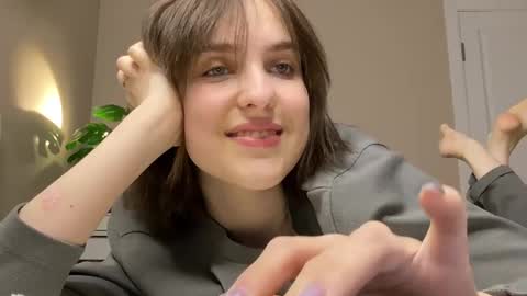 Anny online show from April 20, 2026, 11:50 pm