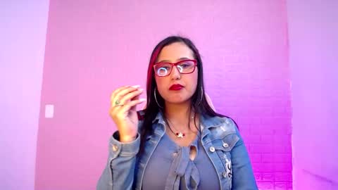 Sara online show from October 18, 2025, 4:37 am