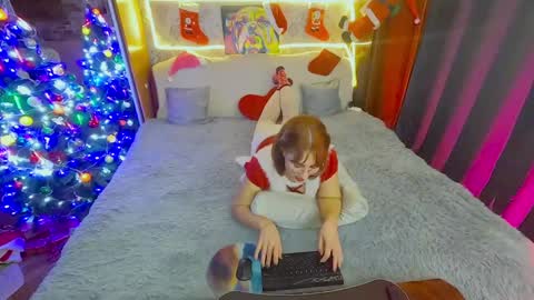 sara  foxy online show from December 28, 2024, 3:37 pm