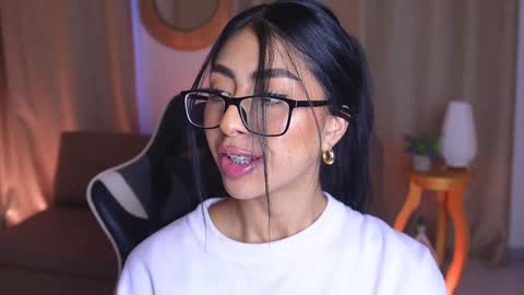 Sara  online show from January 21, 2025, 3:21 pm