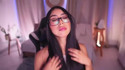 Sara  online show from February 11, 2025, 12:27 pm