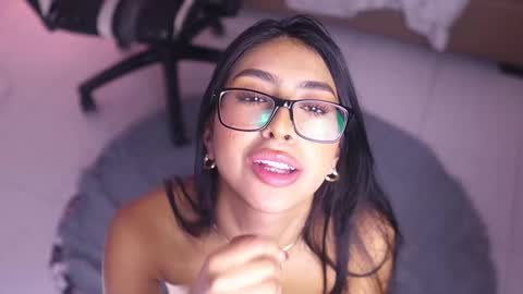 Sara  online show from February 18, 2025, 3:54 pm