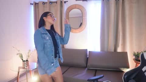 Sara  online show from February 24, 2025, 4:15 pm