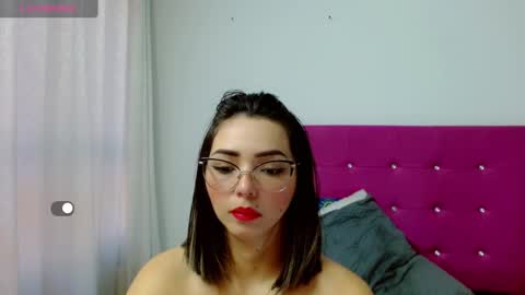 Sara  online show from September 23, 2025, 1:25 pm