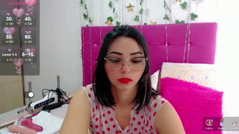Sara  online show from October 13, 2025, 1:44 pm