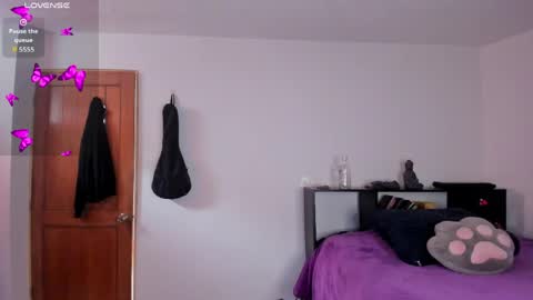 sara_aster online show from May 17, 2026, 5:42 pm