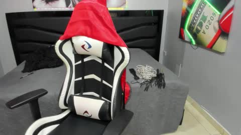 sara_bdsm online show from October 18, 2025, 3:35 pm