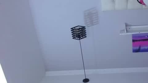 sara_blomd online show from April 16, 2026, 3:29 am