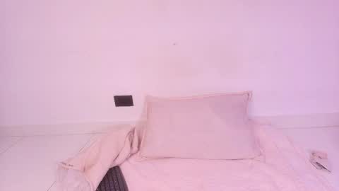 Snapshot of sara_cook chatting on May 14, 2026, 12:01 pm Sara Cook online show from May 14, 2026, 12:01 pm