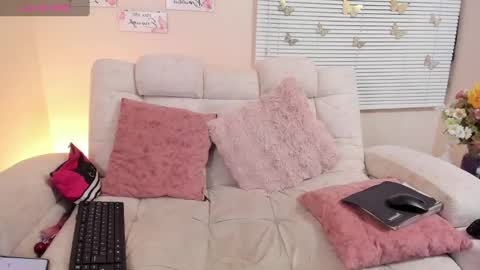 Snapshot of sara_crowe chatting on March 11, 2025, 5:16 am Sara Crowe online show from March 11, 2025, 5:16 am