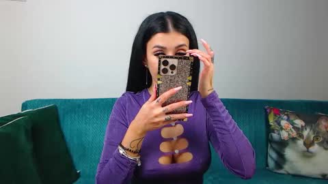 Snapshot of sara_daisy chatting on November 21, 2025, 5:55 pm Im Sara I am happy to be here online show from November 21, 2025, 5:55 pm