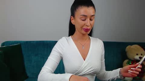 Snapshot of sara_daisy chatting on January 8, 2026, 5:59 pm Im Sara I am happy to be here online show from January 8, 2026, 5:59 pm