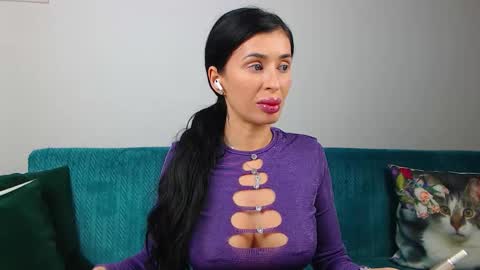 Snapshot of sara_daisy chatting on February 13, 2026, 5:42 pm Im Sara I am happy to be here online show from February 13, 2026, 5:42 pm