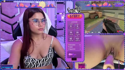 Snapshot of sara_hil chatting on January 4, 2025, 11:59 pm Sara online show from January 4, 2025, 11:59 pm