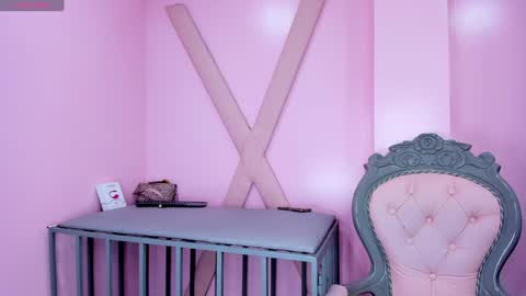 Sara HooT  online show from January 19, 2025, 7:25 am