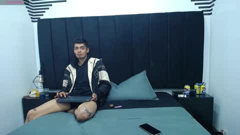 Sara HooT  online show from January 25, 2025, 7:49 am