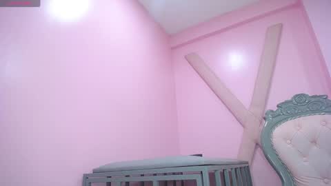 Sara HooT  online show from February 5, 2025, 7:39 am