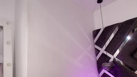 sara_lopee1 online show from October 20, 2025, 11:54 am